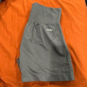 Balance V2 seamless grey shorts